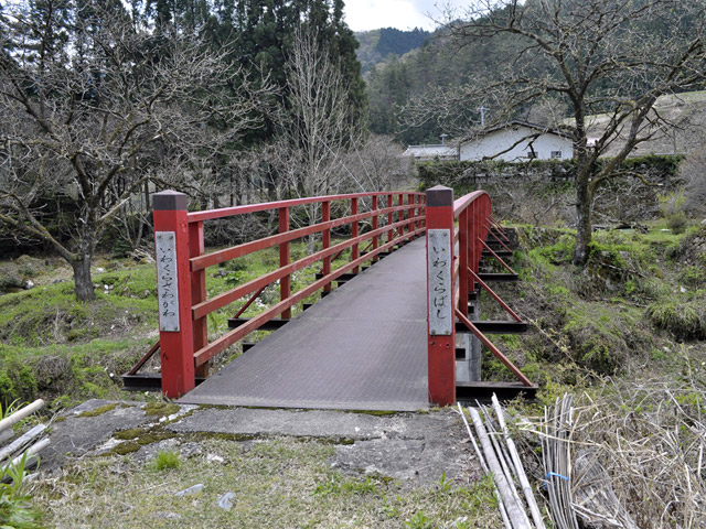 ��q���,��q��